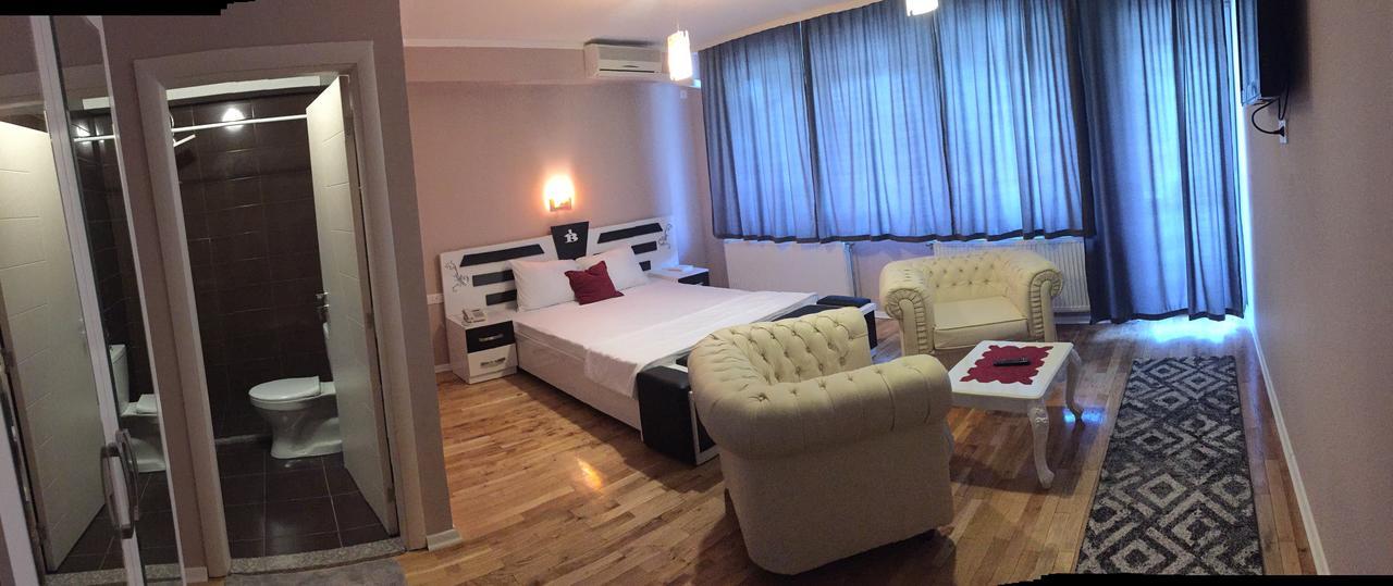 Hotel Bavaria 프리슈티나 외부 사진