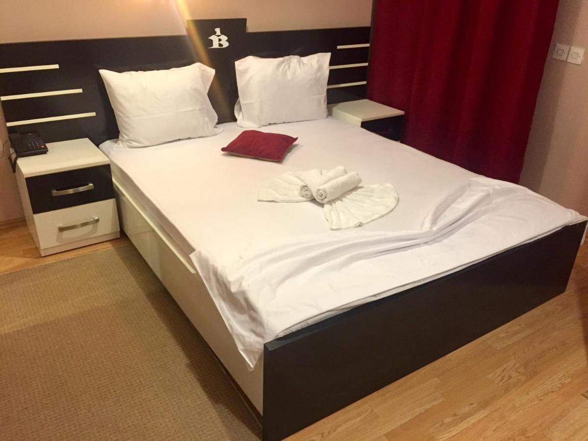Hotel Bavaria 프리슈티나 외부 사진