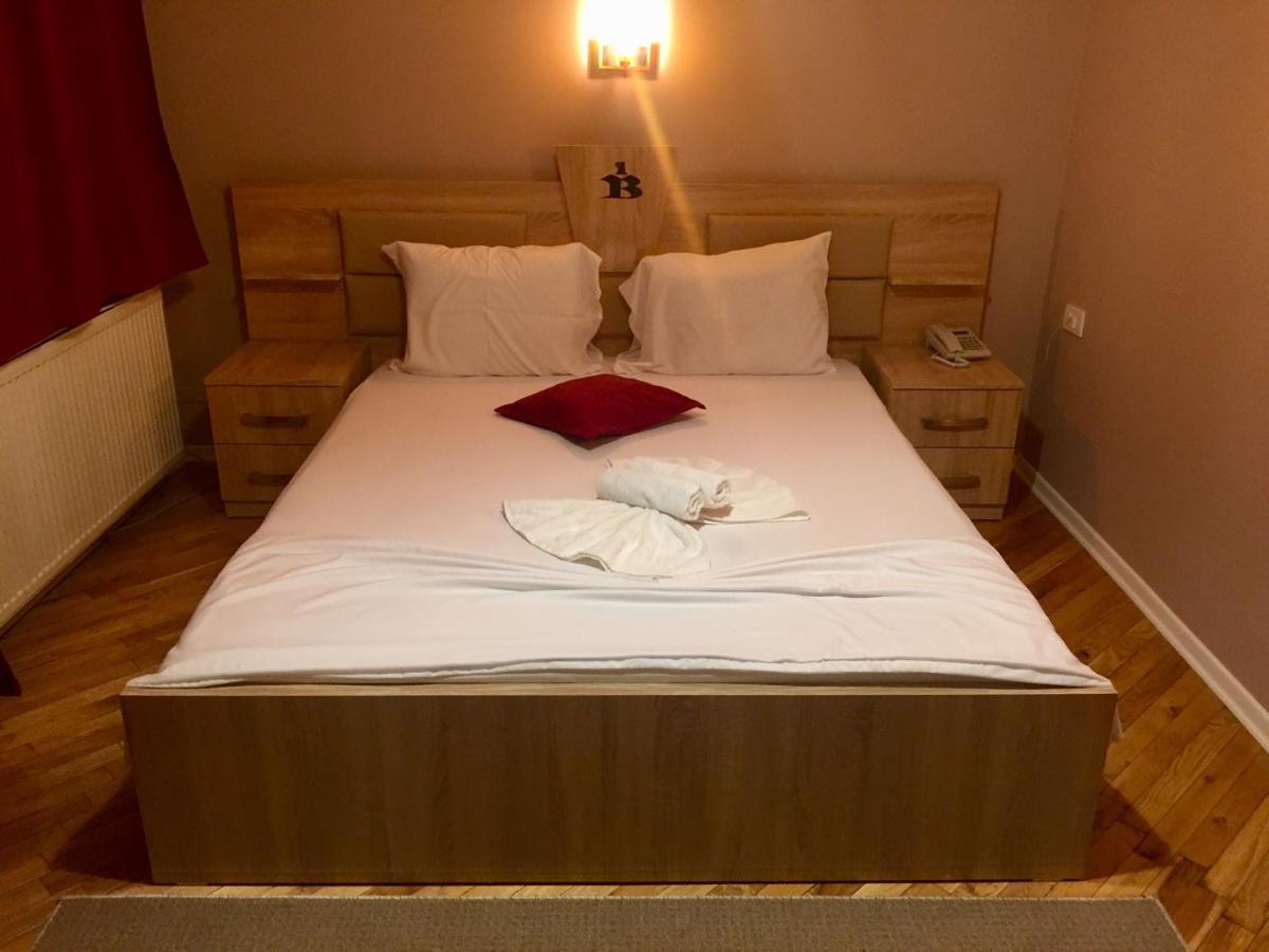 Hotel Bavaria 프리슈티나 외부 사진