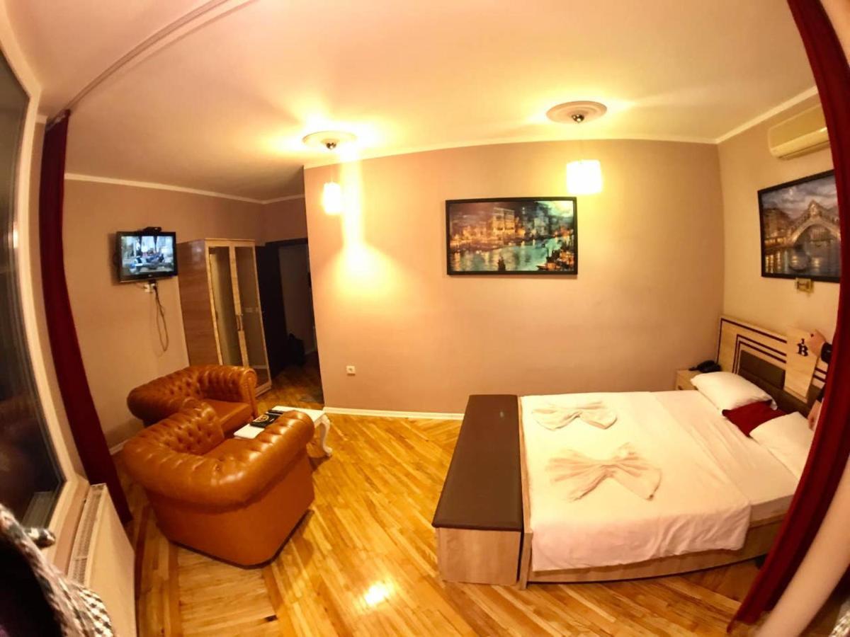 Hotel Bavaria 프리슈티나 외부 사진